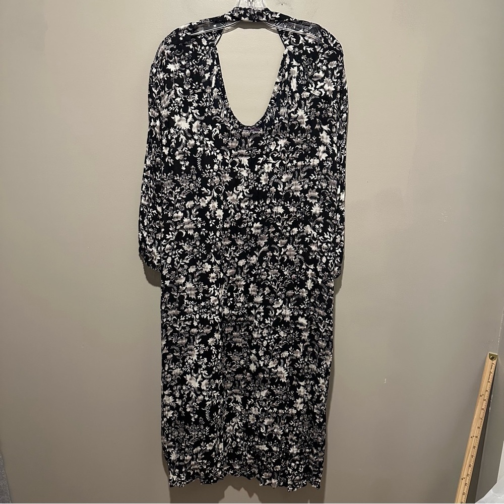Roaman's NWT Dress Womens Sz 30 / 32 Key Hole Back Stretchy Flowy Black White